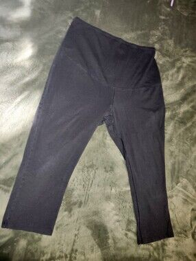Isabel Maternity Capri Leggings
